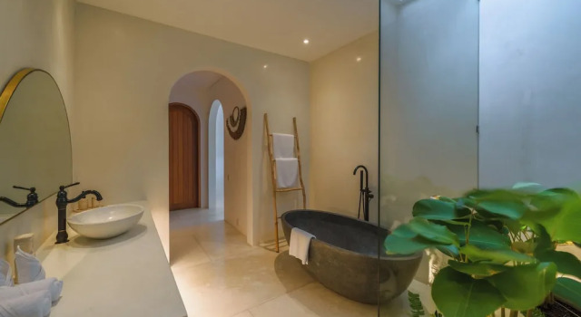 Вилла Deluxe Villa Eliad - 3 Bedroom Villa in Berawa