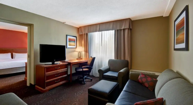 Двухместный полулюкс Holiday Inn Cincinnati-Riverfront by IHG