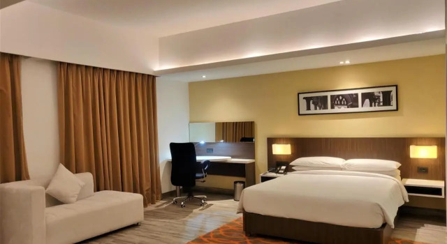 Holiday Inn Express Ahmedabad Ashram Road, Rezerwuj Hotel Hotele w Gujarat ze śniadaniem, Śniadanie