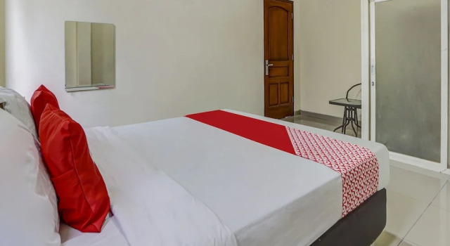 Hotel O Oke Guest House, Book Pension Hoteller i Jombang med parkering, Parkering