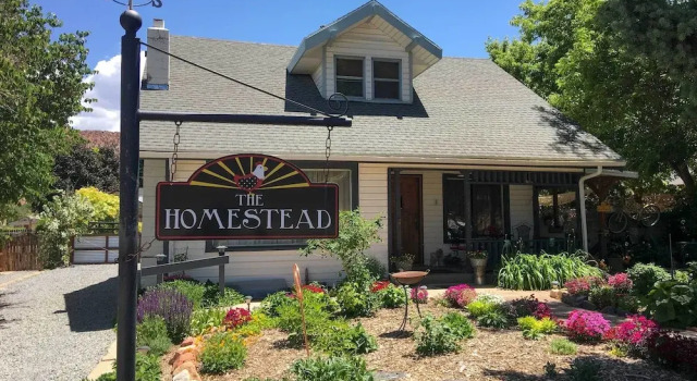 Коттедж Charming Cedar City Retreat - Walk to Downtown!