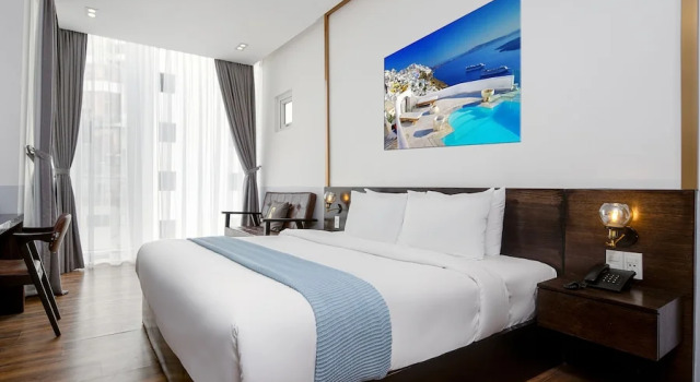 Люкс Chill Suites Danang Beach Hotel