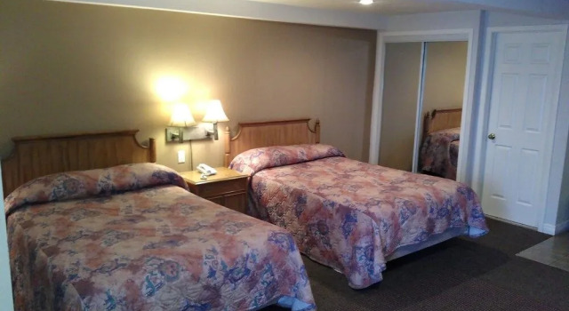 Clothier Mills Inn Motel, Buchen Sie Motel Kemptville Ontario