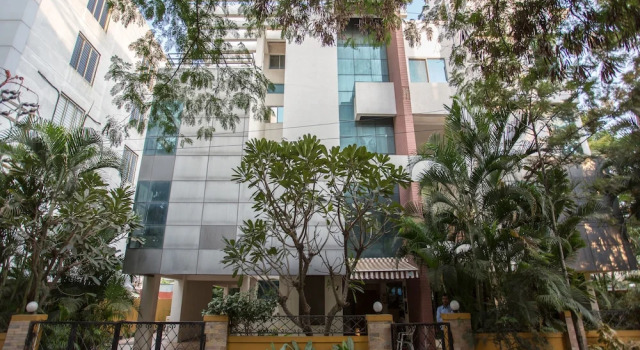 OYO 10934 Hotel Eminent
