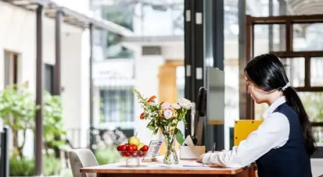 Stock nostalgic sea view homestay, Book Hotel Dali Yunnan