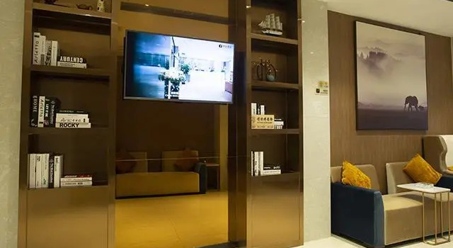Jtour Inn Huanggang Wuxue City Square, Varaa Hotelli Wuxue Hubei