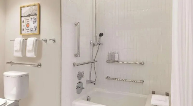 Шестиместный номер Standard 106 Jefferson Huntsville, Curio Collection by Hilton