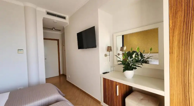 Двухместный номер Standard с балконом и с видом на море Hotel Gold