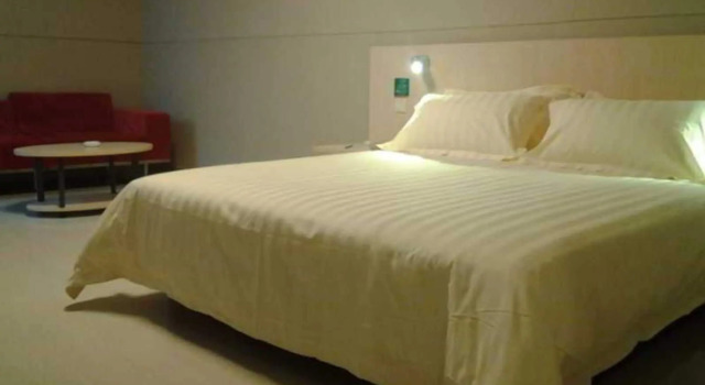 Jinjiang Inn, Prenota Hotel Hotel a Ningbo con parcheggio, Parcheggio