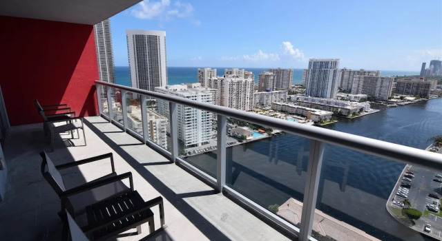 Коттедж Superb Ocean, Bay & Skyline View Residence 2 Bed 2 Bath @ Beachwalk Resort