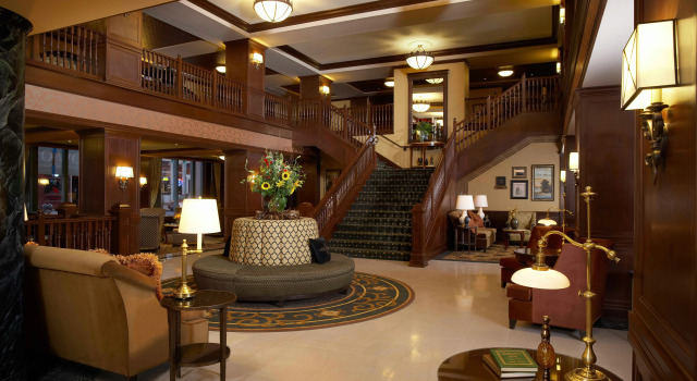 Hotel Julien Dubuque, Rezerwuj Hotel Dubuque Iowa