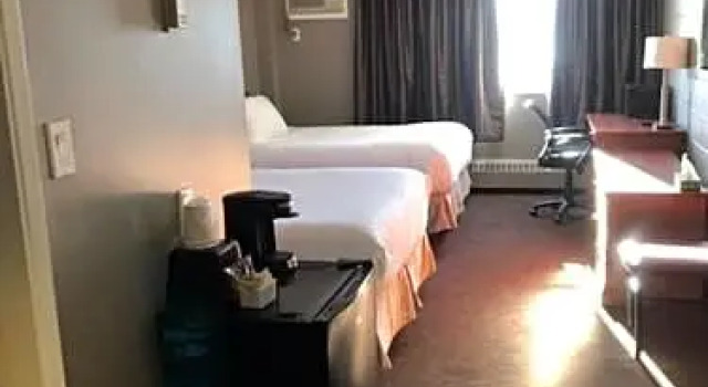 Четырёхместный номер Standard Slave Lake Inn & Conference Centre