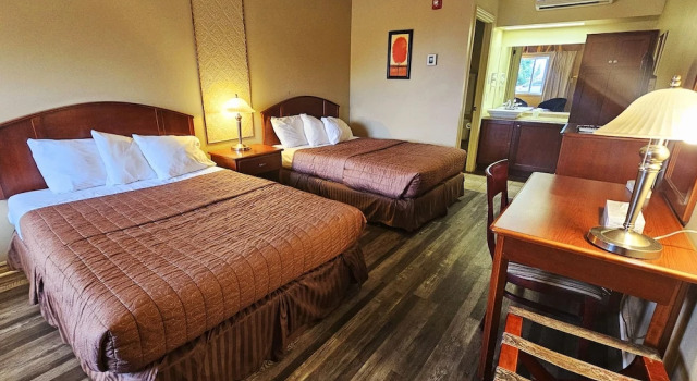 Четырёхместный номер Classic Цокольный этаж Hotel-Motel Drummond