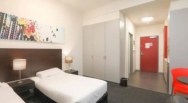 Четырёхместная студия Deluxe Alston Apartments Hotel