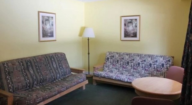 Riverview Lodge, Varaa Hotelli Wasaga Beach 