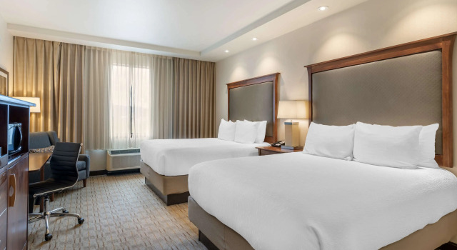 Четырёхместный номер Standard Best Western Premier Boulder Falls Inn