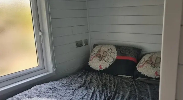 Glamping Hut - Riverview 3