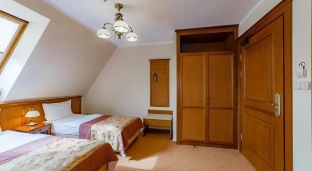 Hotel Burkaty, Забронировать Гостевой дом Отели Бялка-Татшаньска с парковкой, рядом с Kotelnica Express Ski Lift, Парковка