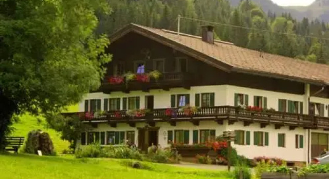 Urlaubsparadies Lindaublick, Забронировать Отель Фибербрунн Pillerseetal, рядом с Zillstatt