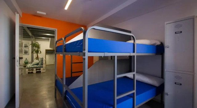 Кровать в общем номере All Iron Hostel