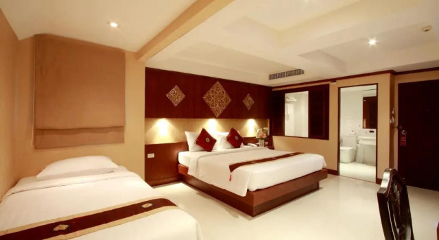 Трёхместный номер Loft Wing Rayaburi Hotel, Patong