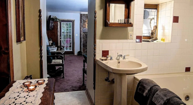 Люкс BENTON PLACE INN