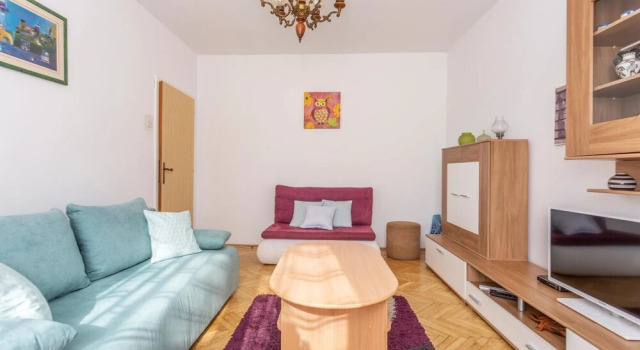 2 Bedroom Stunning Home In Omisalj, Prenota Hotel Hotel a Isole Quarnerine con parcheggio, Parcheggio
