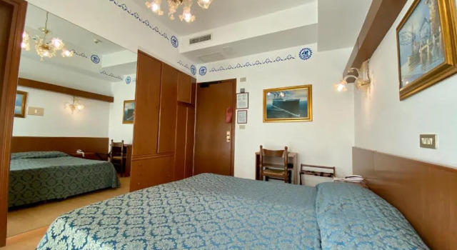 Четырёхместный номер Standard Hotel Florida