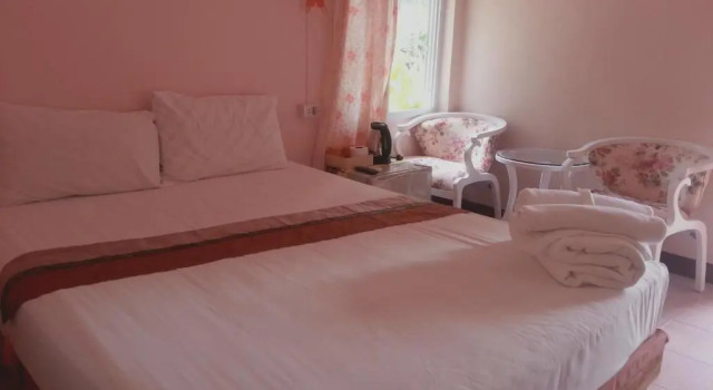 Бунгало с балконом и с видом на сад Bansonmanee Homestay