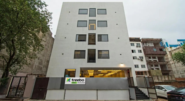 Treebo Pink City Grand, Забронировать Отель Отели штата Раджастхана с парковкой, Парковка