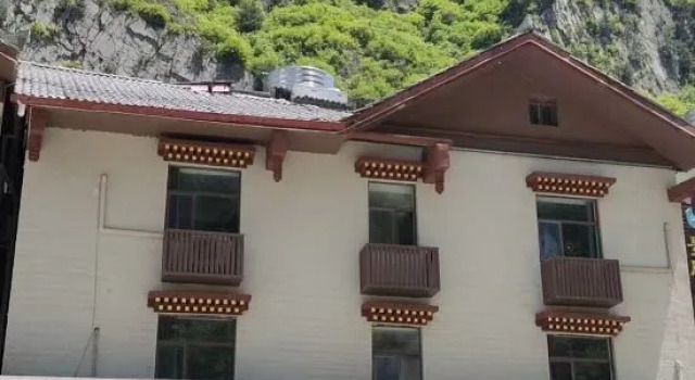Songyun No.1 Hotel (Jiuzhaigou Scenic Area), Prenota Hotel Hotel a Ngawa con parcheggio, Parcheggio