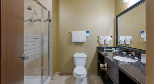 Четырёхместный люкс Best Western Sunrise Inn & Suites