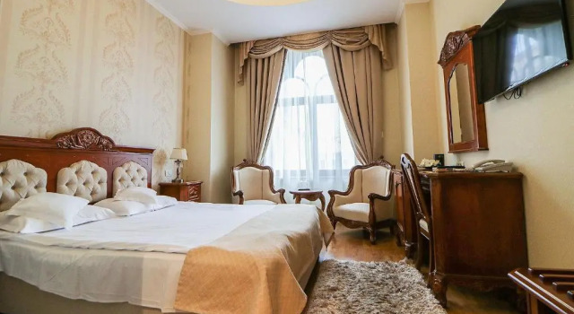 Двухместный номер Standard с балконом Astoria Grand Hotel