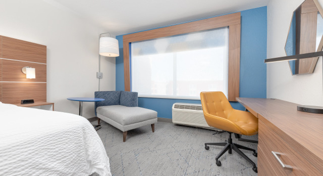Holiday Inn Express & Suites Moore by IHG