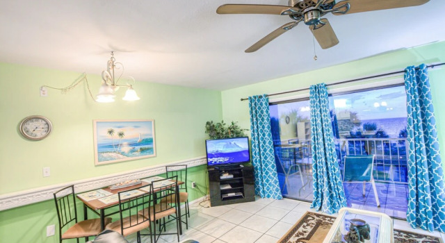 Summerhouse Beach Resort by Panhandle Getaways, Забронировать Отель Отели и гостиницы Панама-Сити, рядом с Парк развлечений "Кобра", Отель