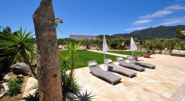 Affittacamere B&B La Villa dei Graniti, Book Bed and Breakfast Hoteller i Costa Rei med pool, Swimmingpool