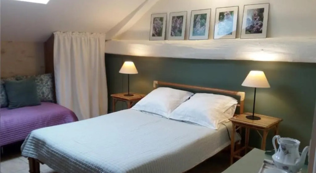 Номер Comfort Clos de lArthonnet- Chambres dhôtes avec cuisine dété, proche Limoges