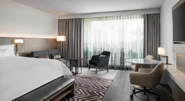 Двухместная студия Larger с балконом The Westin Anaheim Resort