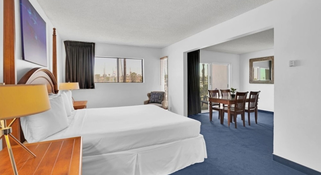 Номер Premier Oceanside Marina Suites - A Waterfront Hotel
