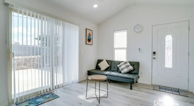 Коттедж Sleek + Modern El Paso Retreat ~ 6 Mi to Downtown!