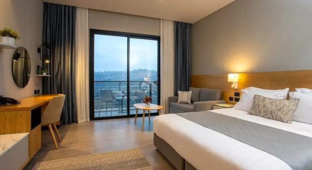 Номер Superior Logos hotel in Yad Hashmona