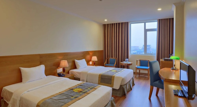 HS-Peace Hotel, Забронировать Отель Отели Тханьхоа́ с парковкой, Парковка