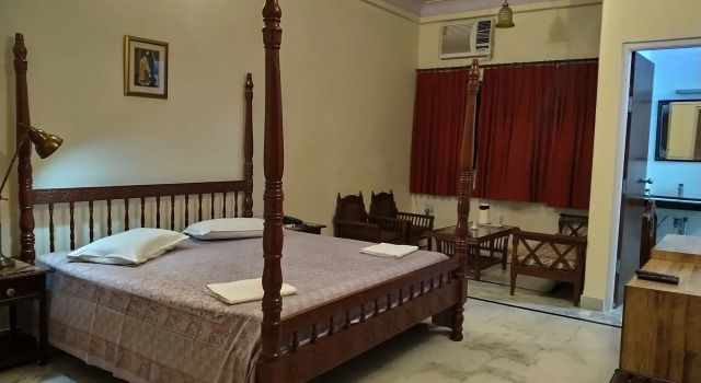 Anuraag Villa
