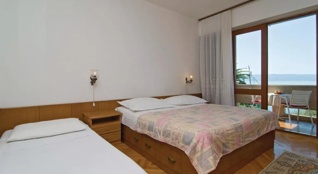Beautiful Apartment in Krilo Jesenice With 3 Bedrooms, Đặt Căn hộ Krilo Split Region
