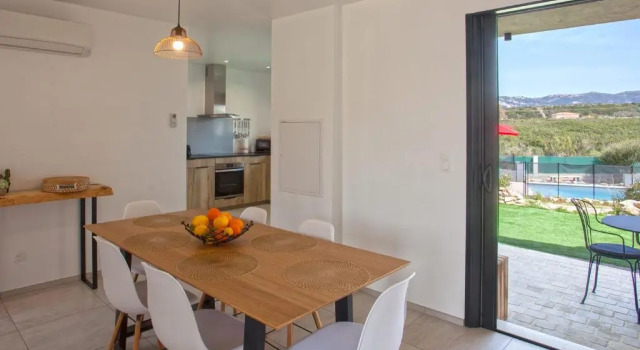 Tamontana quiet place 7 min from beach warmed shared swimming pool bbq, Varaa Huoneisto Calenzana 