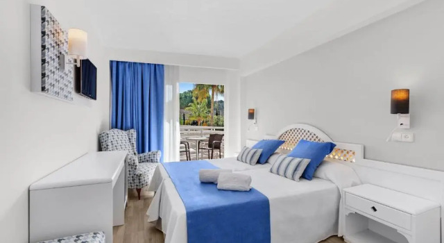 Двухместный номер Standard Hotel ROC Oberoy