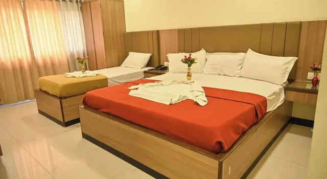 Трёхместный семейный люкс Pritam Park Hotel