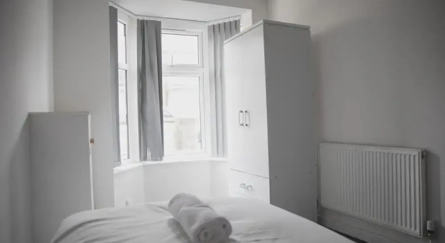 Room in Guest Room - Cheerful Big Room in Leicester