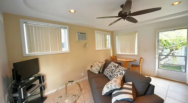 Waimanalo Beach Cottages