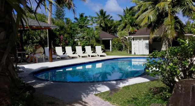 Bungalow Palm Grove